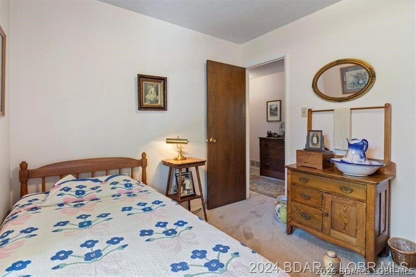 Four connected lots, nearly 2,900 square feet, three full baths - photo 22