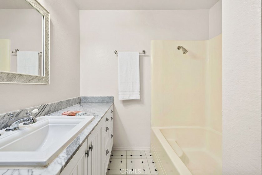 OCEAN AND GOLF COURSE VIEWS!!! Beautifully upgraded 2-bedroom - photo 23