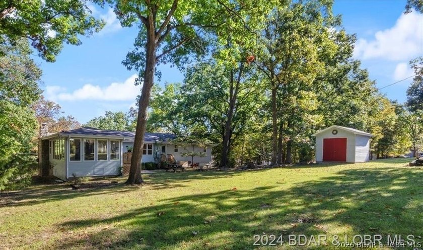 Four connected lots, nearly 2,900 square feet, three full baths - photo 33