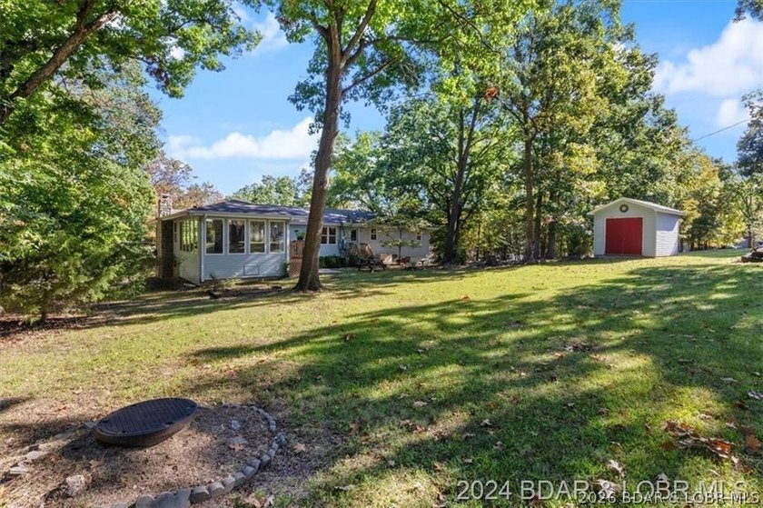 Four connected lots, nearly 2,900 square feet, three full baths - photo 34
