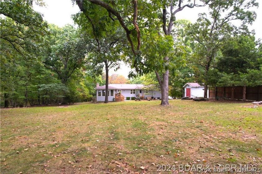 Four connected lots, nearly 2,900 square feet, three full baths - photo 37