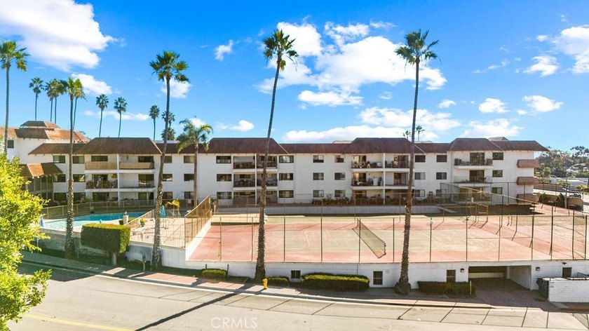 OCEAN AND GOLF COURSE VIEWS!!! Beautifully upgraded 2-bedroom - photo 39