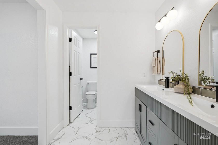 Welcome home to this beautifully updated mid-century home in one - photo 42