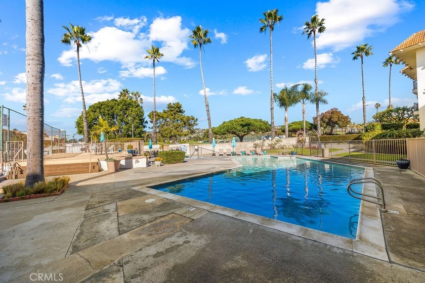OCEAN AND GOLF COURSE VIEWS!!! Beautifully upgraded 2-bedroom - photo 44