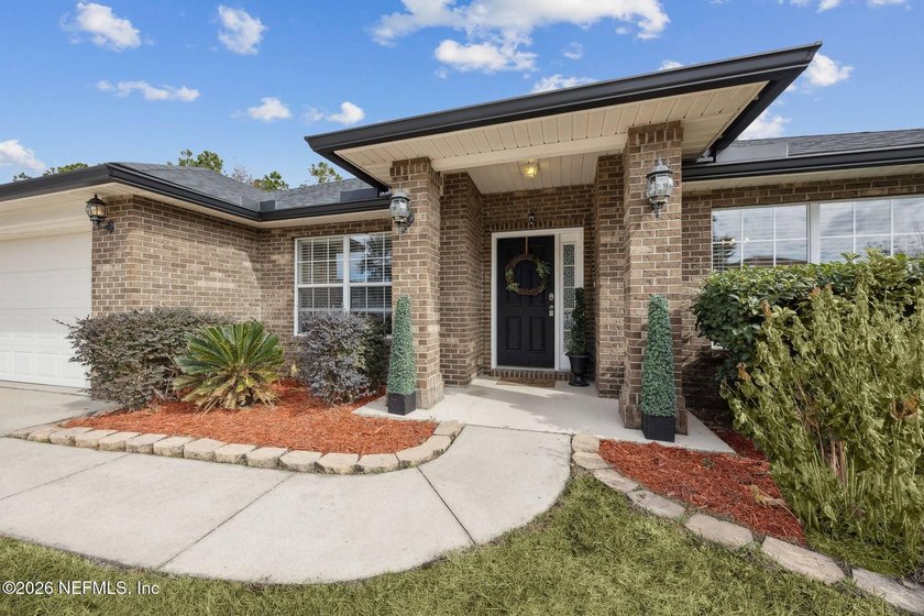 Welcome to beautifully updated 145 Fort Milton!! Imagine - photo 3