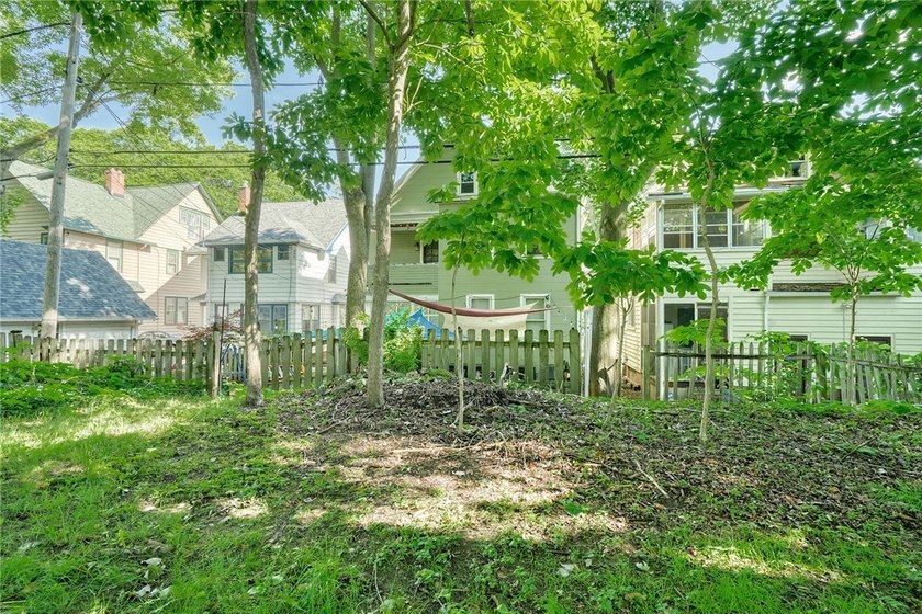 Welcome to 10 Menlo Place! Nestled on one of Rochester's most - photo 15