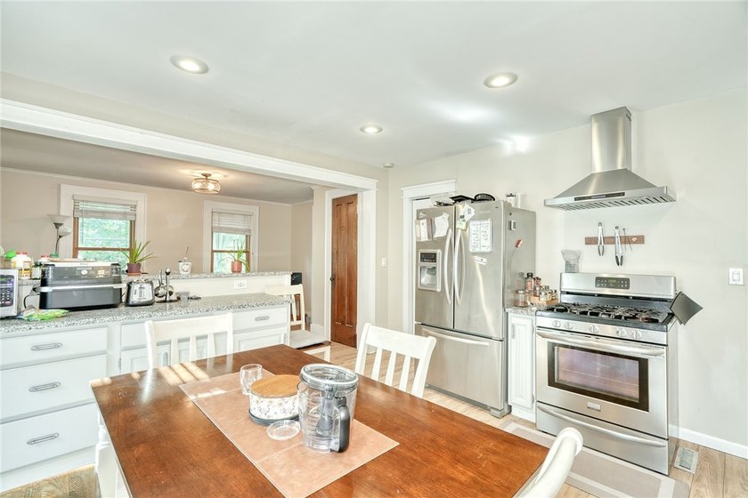 Welcome to 10 Menlo Place! Nestled on one of Rochester's most - photo 19