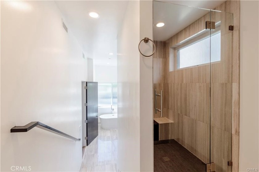 Newer Detached CONTEMPORARY STYLE OCEAN VIEW Town Home! - photo 20