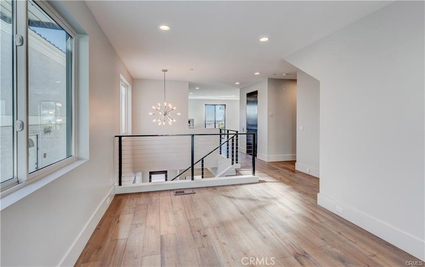 Newer Detached CONTEMPORARY STYLE OCEAN VIEW Town Home! - photo 26