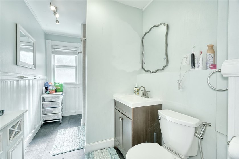 Welcome to 10 Menlo Place! Nestled on one of Rochester's most - photo 28