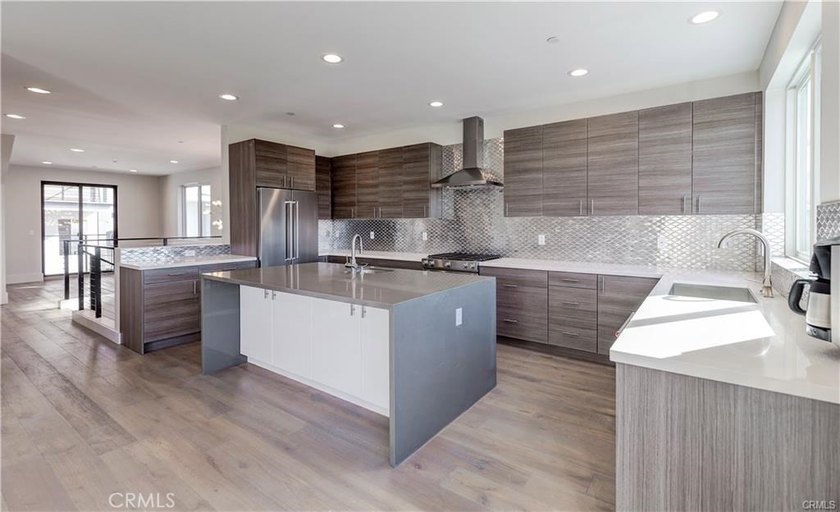 Newer Detached CONTEMPORARY STYLE OCEAN VIEW Town Home! - photo 28