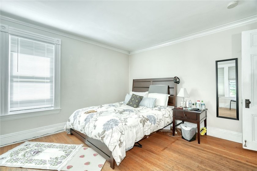 Welcome to 10 Menlo Place! Nestled on one of Rochester's most - photo 32
