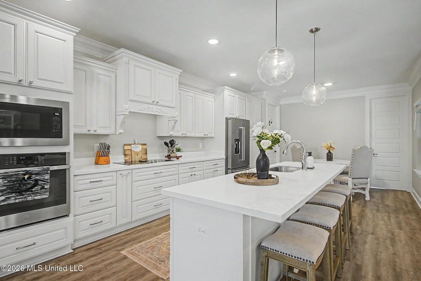 Spacious and beautifully designed 5BR/3BA home in The Enclave at - photo 7