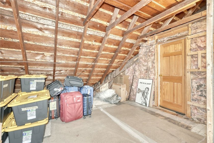 Welcome to 10 Menlo Place! Nestled on one of Rochester's most - photo 38