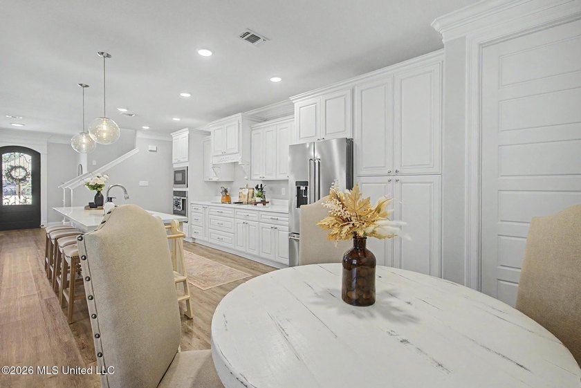 Spacious and beautifully designed 5BR/3BA home in The Enclave at - photo 10