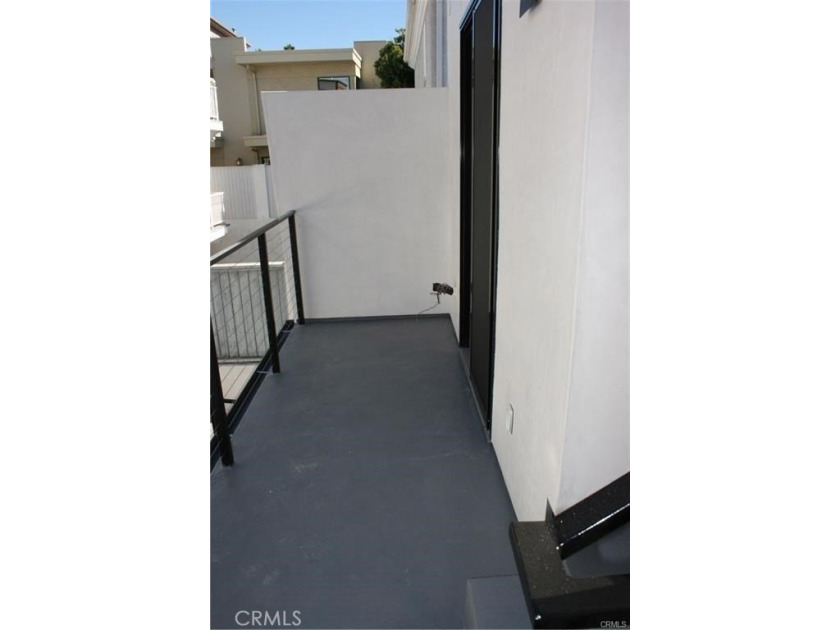 Newer Detached CONTEMPORARY STYLE OCEAN VIEW Town Home! - photo 43
