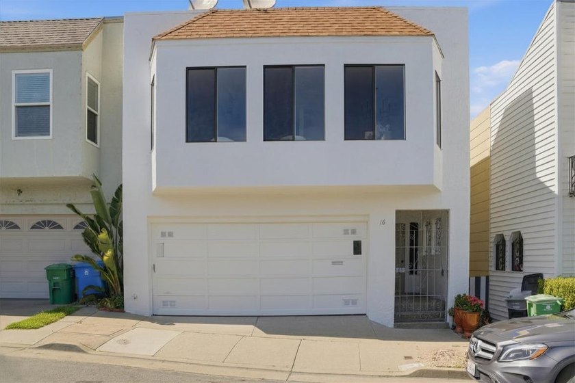 16 Moneta Court offers the perfect blend of comfort, flexibility - photo 2