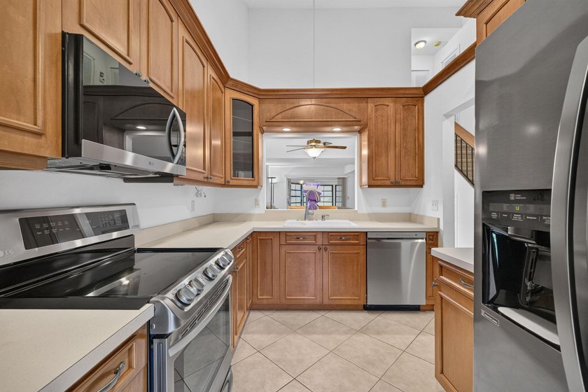 Welcome to this charming two-story townhouse located in - photo 9