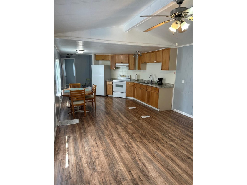 Welcome to Montverde! This property offers incredible potential - photo 3