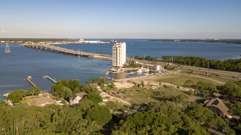 Exceptional value at Marina Landing -- a true bayfront 8th-floor - photo 22