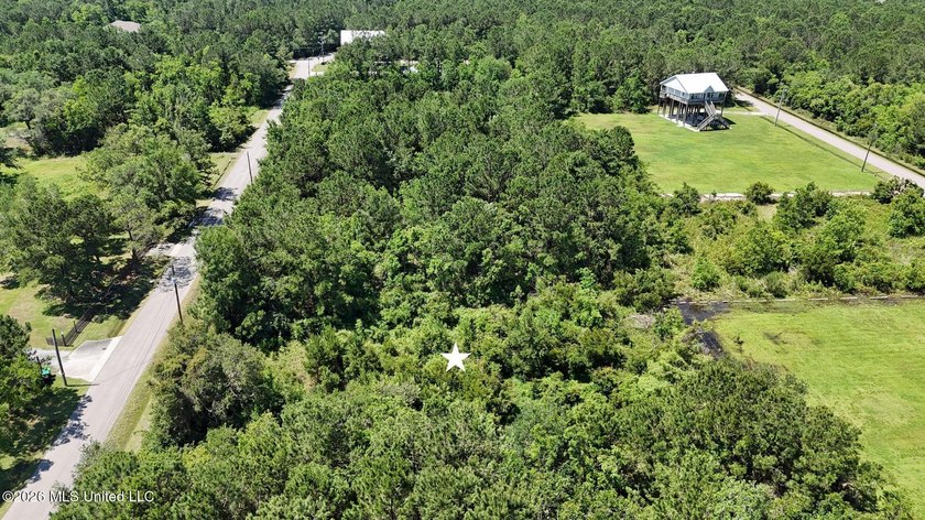 Location, Location, Location! Ready to own a piece of paradise - photo 7