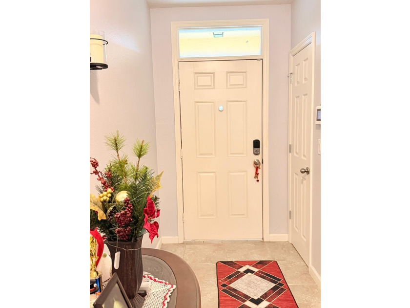 Welcome to this very well kept four-bedroom, two-bathroom - photo 2