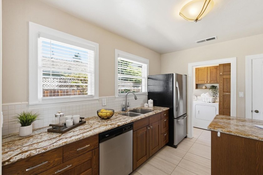 One Property. Two Detached Residences. A Truly Flexible San Jose - photo 12