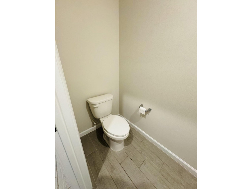 Short Sale - Subject to Lender Approval. Built in 2022, this - photo 19