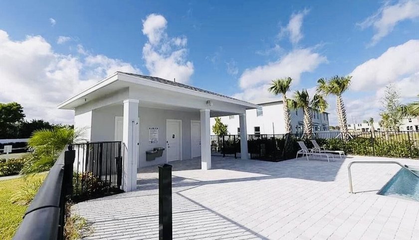 Short Sale - Subject to Lender Approval. Built in 2022, this - photo 29