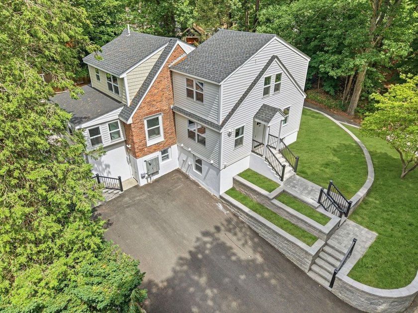 Welcome to this beautifully newly renovated lakeview home in one - photo 2