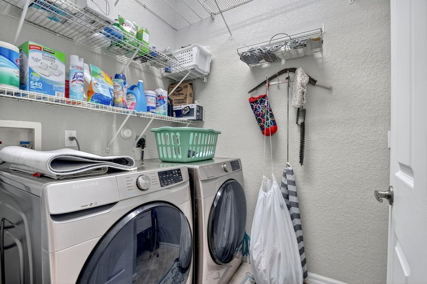 Welcome to this beautiful townhome in the highly desirable - photo 32