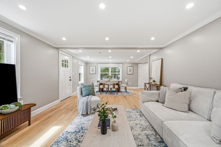 Welcome to this beautifully newly renovated lakeview home in one - photo 4