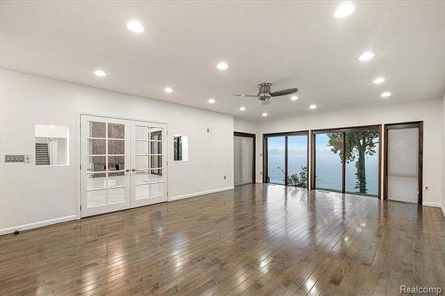 **Stunning Walnut Lake Waterfront on Cove Lane** Welcome to 130 - photo 34