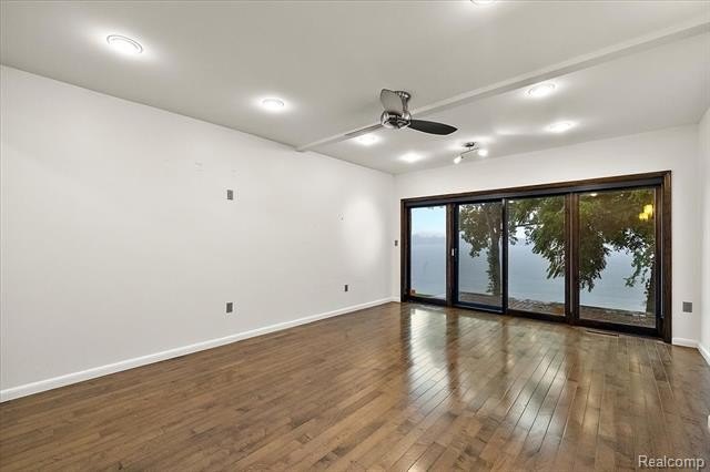 **Stunning Walnut Lake Waterfront on Cove Lane** Welcome to 130 - photo 36