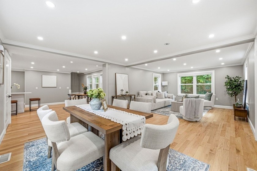 Welcome to this beautifully newly renovated lakeview home in one - photo 8