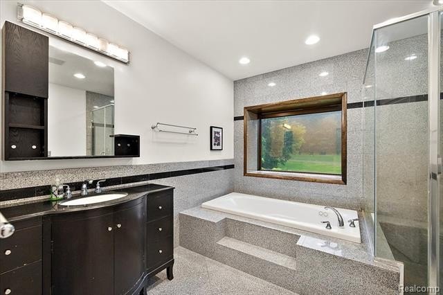 **Stunning Walnut Lake Waterfront on Cove Lane** Welcome to 130 - photo 38