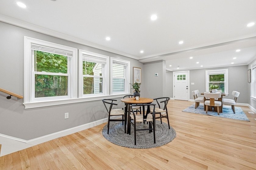 Welcome to this beautifully newly renovated lakeview home in one - photo 10