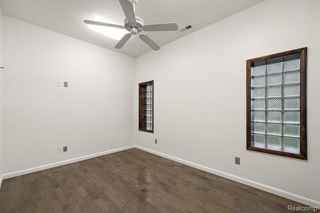 **Stunning Walnut Lake Waterfront on Cove Lane** Welcome to 130 - photo 46