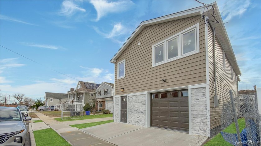Location, location, location! This ultramodern masterpiece has - photo 2