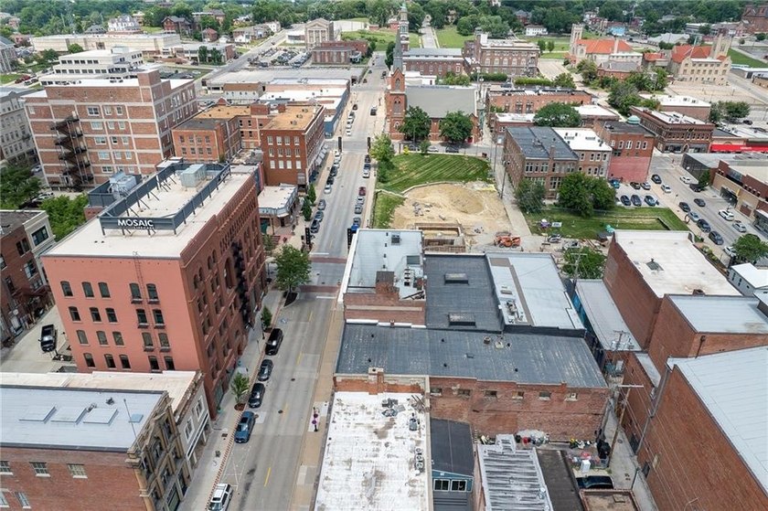Exceptional opportunity to own a distinguished multi-story - photo 11