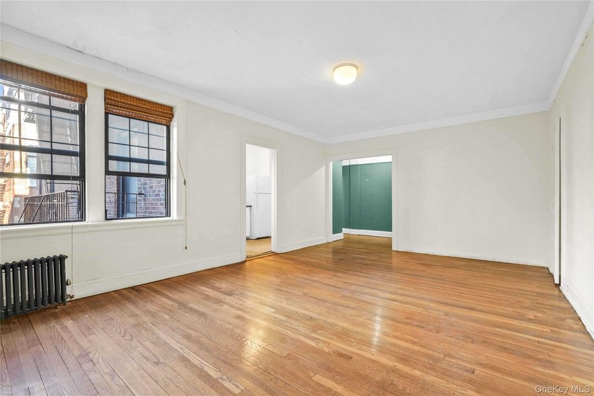 Welcome to this spacious and well-maintained two-bedroom - photo 6