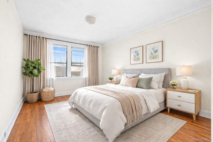 Welcome to this spacious and well-maintained two-bedroom - photo 8