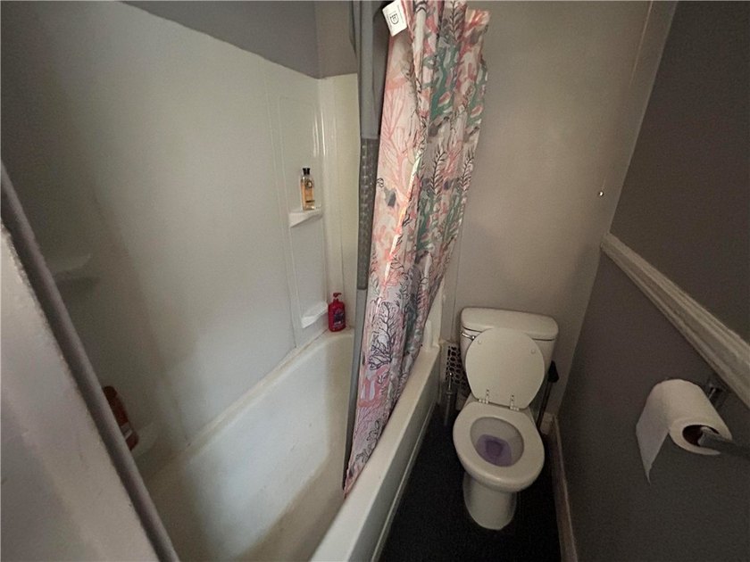 This single-family home is a turnkey investment opportunity - photo 12