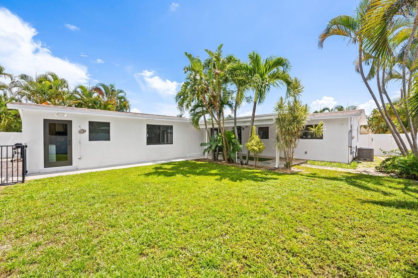 Welcome to this beautifully updated 3-bedroom, 2-bath residence - photo 18