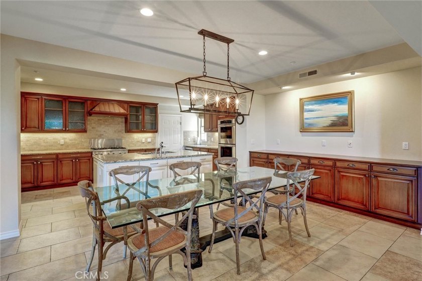 Experience the rare opportunity to own a beautifully appointed - photo 19