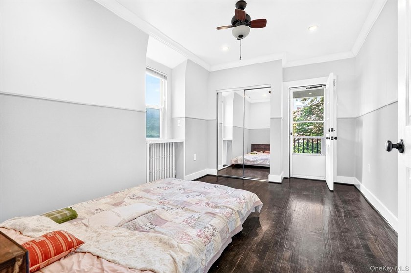 3BR | 4Ba | Elegant pre-war residence on a DOUBLE LOT with - photo 22
