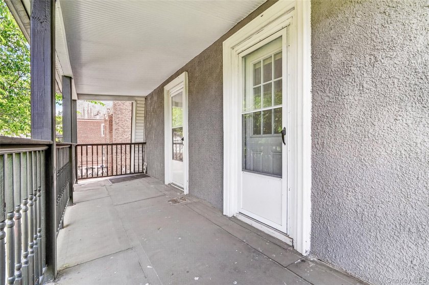 3BR | 4Ba | Elegant pre-war residence on a DOUBLE LOT with - photo 24