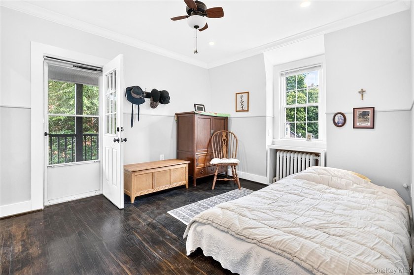 3BR | 4Ba | Elegant pre-war residence on a DOUBLE LOT with - photo 25