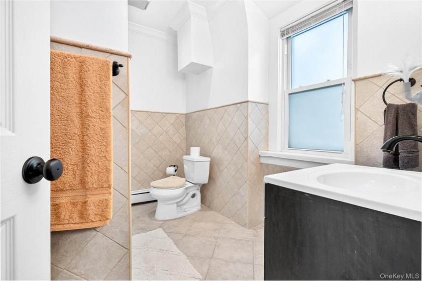 3BR | 4Ba | Elegant pre-war residence on a DOUBLE LOT with - photo 27