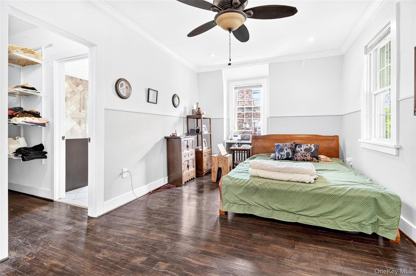 3BR | 4Ba | Elegant pre-war residence on a DOUBLE LOT with - photo 31